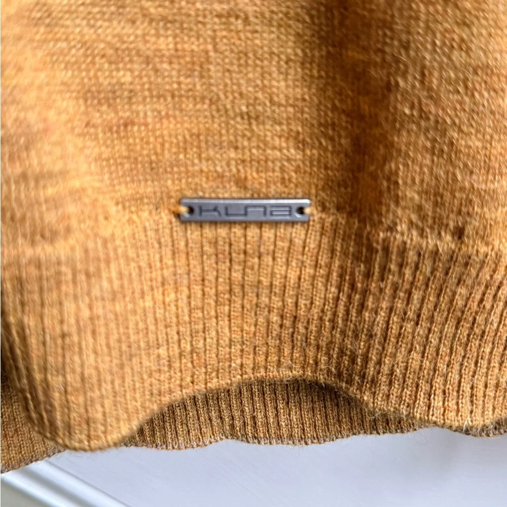 Kuna XS Baby Alpaca Sweater. V Neck EUC. Soft. Beautiful color - Picture 4 of 8